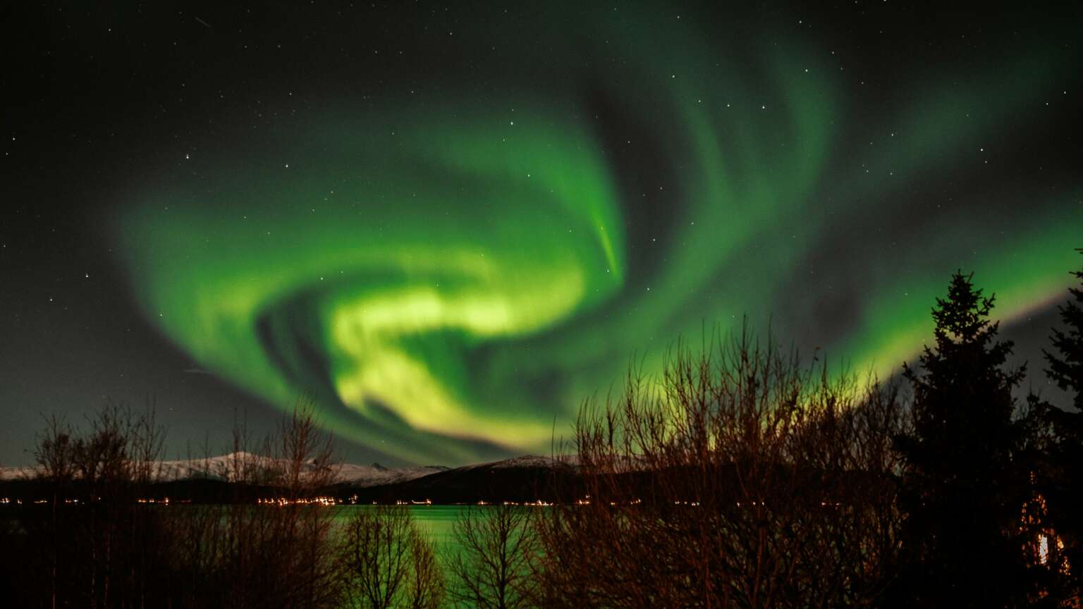 The ULTIMATE Guide To Chasing Northern Lights Or Aurora Borealis