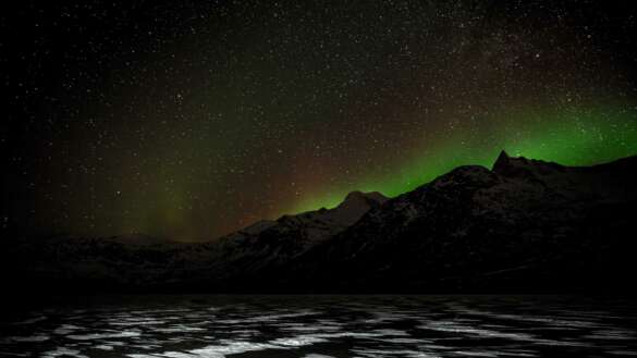 The Ultimate Guide To Chasing Northern Lights Or Aurora Borealis ...