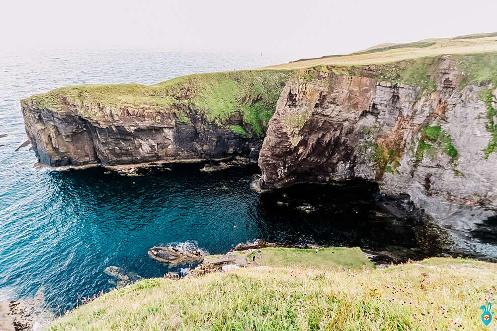 2 Week Scotland Road Trip Itinerary: Scottish Highlands, NC500 and Islands | 2021 41 Whaligoe Steps
